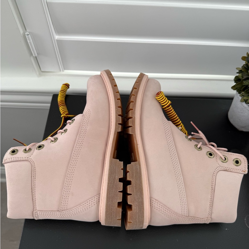 Women's NEW Timberland Premium 6-Inch Waterproof Boot Size 6 - Picture 3 of 6